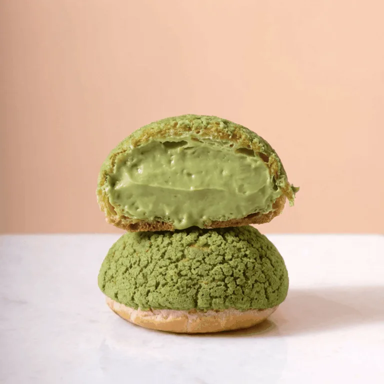 Choux garnis pistache Mariette