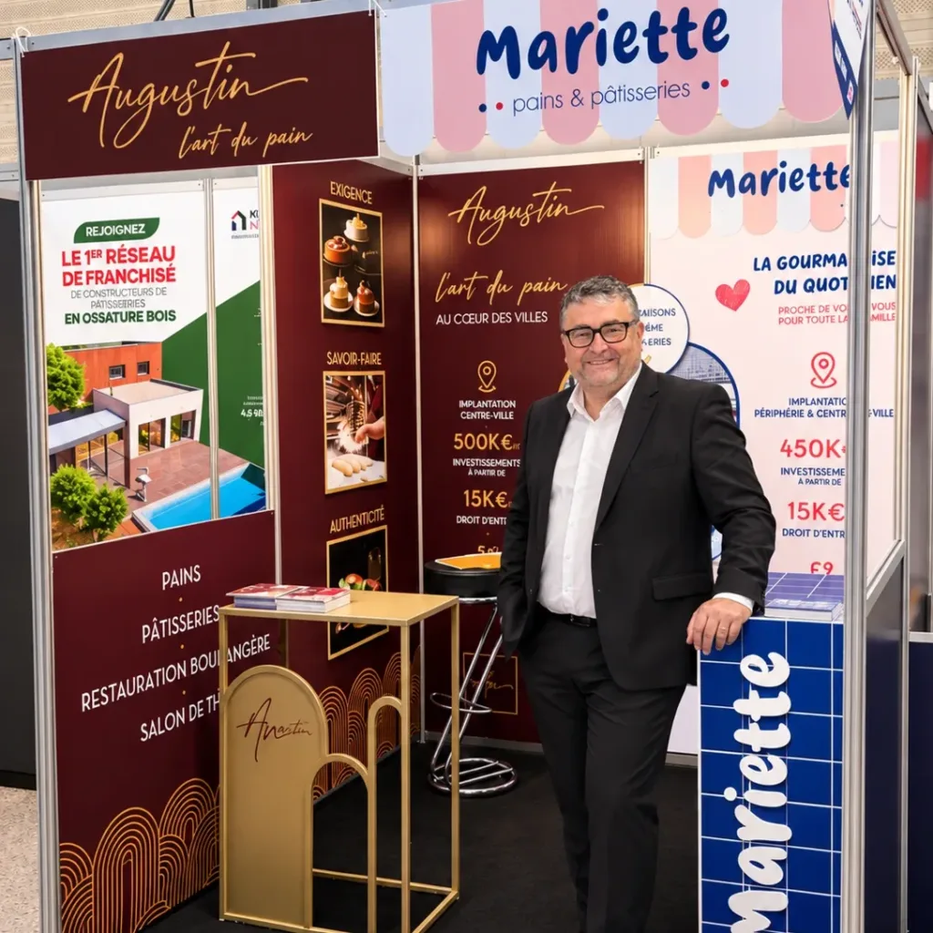 Le stand commun Augustin et Mariette au Forum Franchise, avec Régis Halbert, équipe développement du Groupe BC-CAP